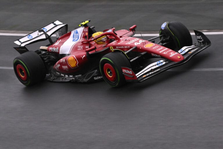 Hamilton decepcionado en su debut con Ferrari en Australia