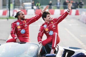 Hamilton en Ferrari: Superar a Leclerc en Australia?