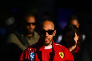 Hamilton se adapta a Ferrari; Leclerc lidera en Melbourne