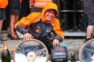 Lando Norris triunfa en Melbourne y lidera el mundial